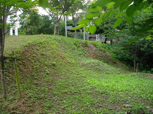 名島城土塁.JPG