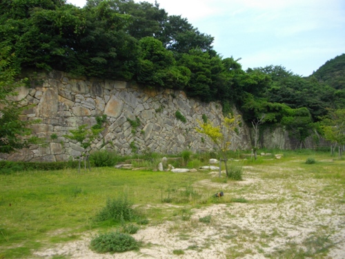勝山城本丸石垣2.JPG