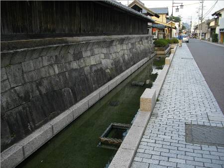 由比宿本陣馬の水呑場.JPG