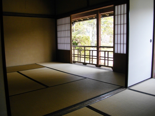 瑠璃光寺枕流亭内部 (500x375).jpg