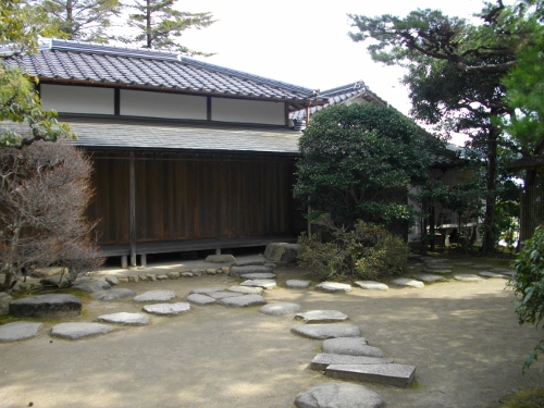 瑠璃光寺露山堂 (500x375).jpg