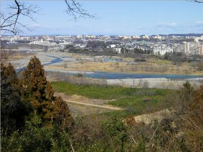滝山城中の丸から多摩川.jpg