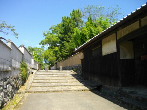 杵築城勘定場坂 (500x375).jpg