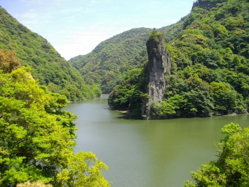長門峡重塀岩 (500x375).jpg