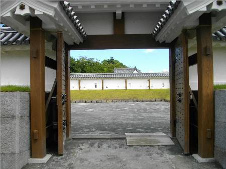 小田原城馬出門枡形.JPG