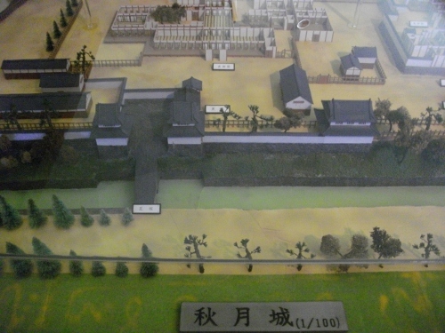 秋月城城郭模型 (500x375).jpg