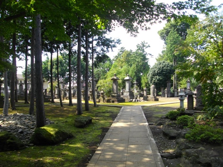 豪徳寺井伊家墓所1.JPG