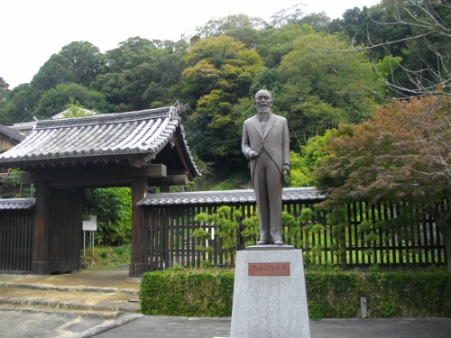 宇和島城上り立ち門 (1) (500x375).jpg