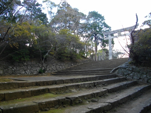 平戸城二ノ大手門 (500x375).jpg