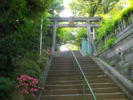 筑土城筑土八幡神社石鳥居.JPG