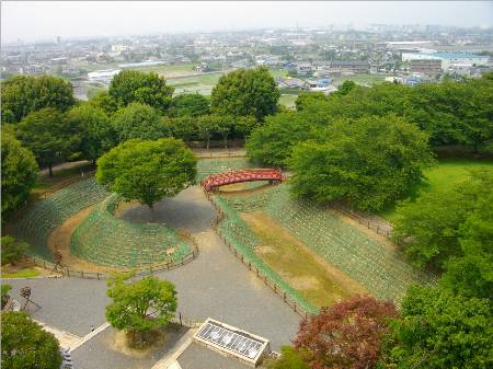 小山城天守台より.JPG