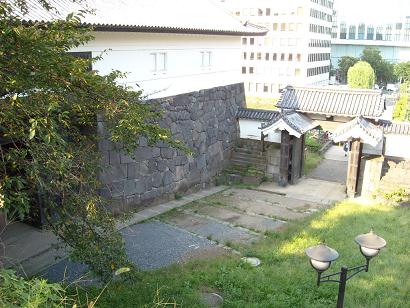 江戸城清水門外側の桝形.JPG