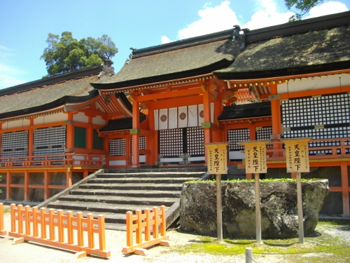宇佐神宮拝殿横 (500x375).jpg