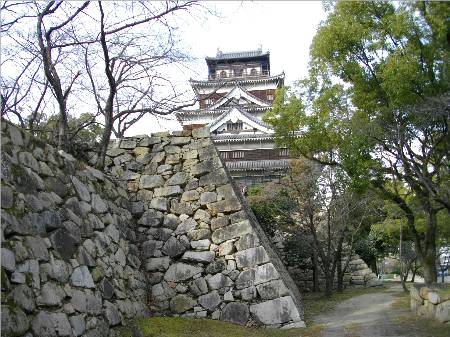 広島城本丸石垣2.JPG