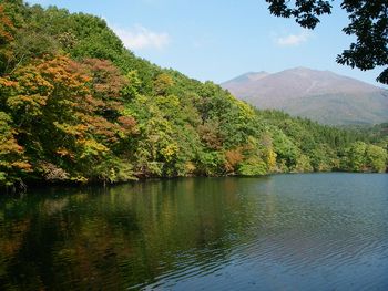 長老湖と不忘山