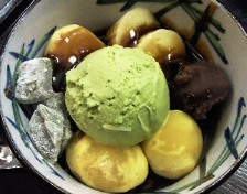 みつばち　栗あんみつ　抹茶アイスのせ　６８０円jpg.jpg