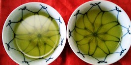 前田冨佐男 お茶 1煎目.jpg