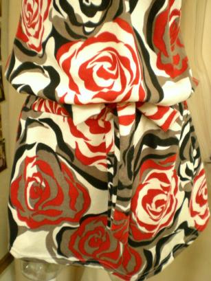 薔薇柄ノースリワンピ