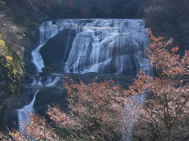 晩秋の袋田