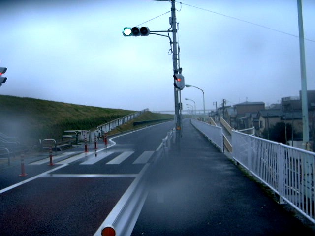 荒川土手雨天４