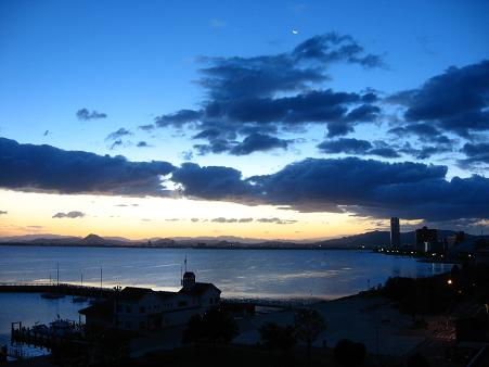 琵琶湖の夜明け前