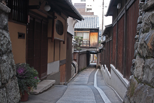 たぶん石塀小路