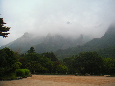 天気の悪い雪岳山