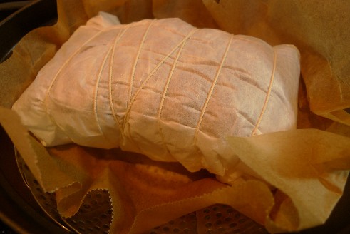 肩ロース和紙包みスモーク開始.jpg