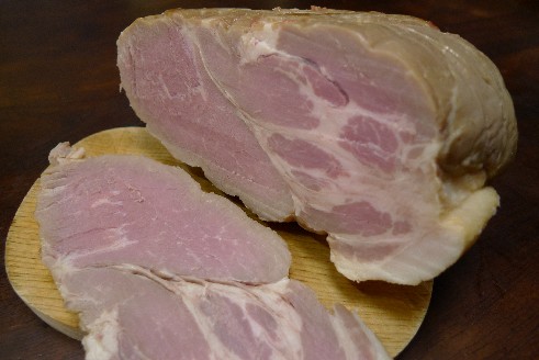 肩ロースハム断面.jpg