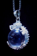 龍の水晶ペンダント