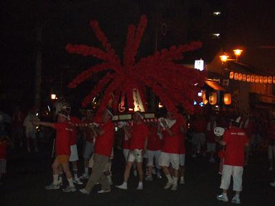 2008080210花のような神輿2.JPG