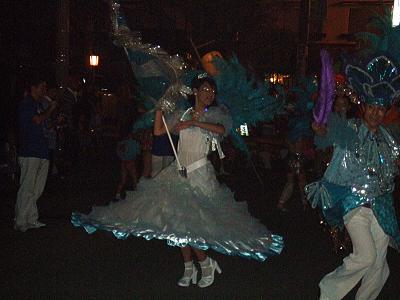 2008080212最大の盛り上がり、サンバチーム登場2.JPG