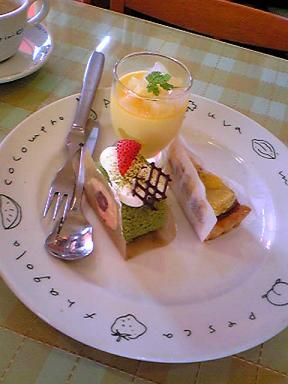 20080721くまさんのドルチェ、抹茶ロール、オレンジタルト、マンゴープリン.jpg