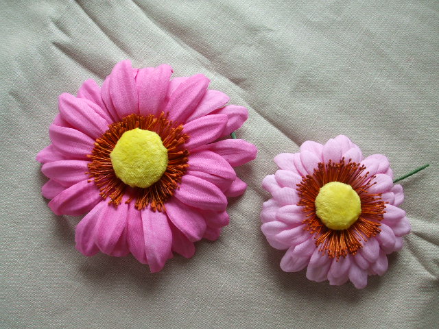 布花のコサージュ ガーベラ ２種 縫い工房 楽天ブログ