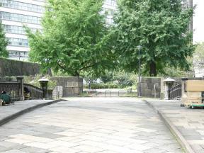 常盤橋袂から南を見る