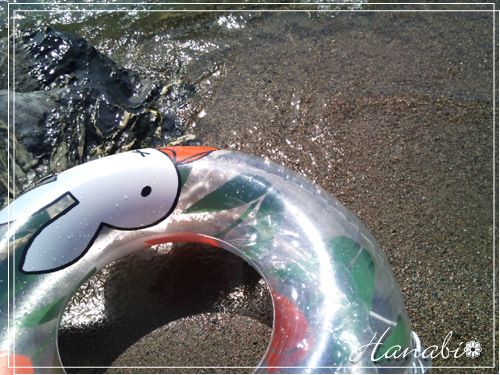 20100807浮き輪と海