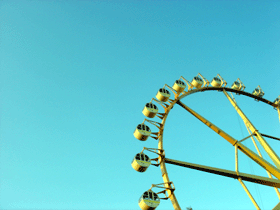 観覧車と空