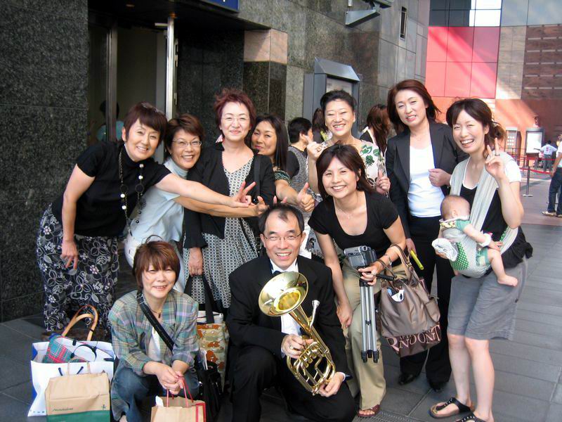 京都駅ビルコンサートの後でz.JPG