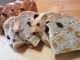 100930 くるみレーズンパン2