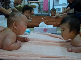 ベビーマッサージ 121.jpg