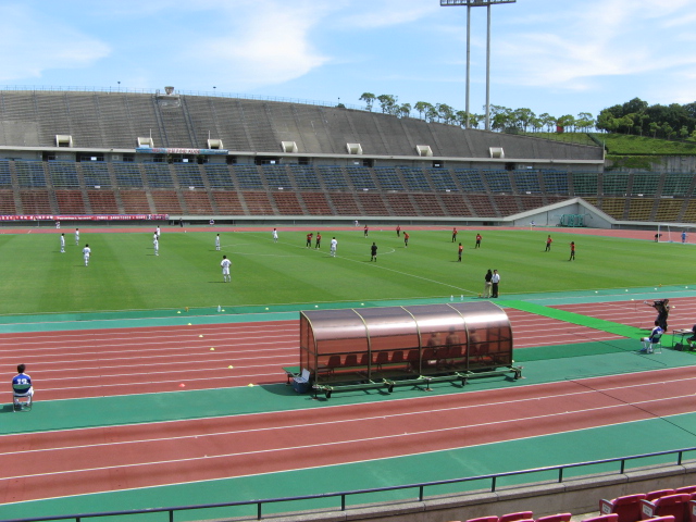 ユニバー記念競技場試合風景