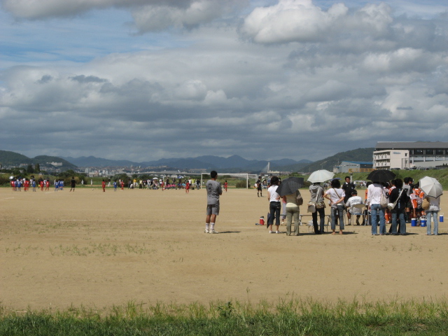 試合会場の河川敷