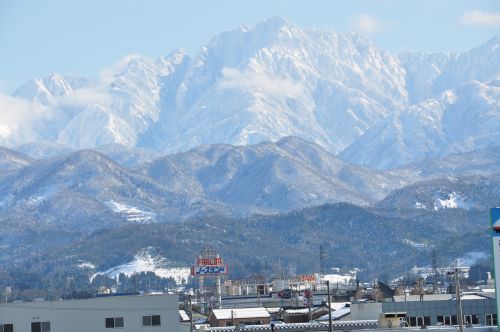 陸橋歩道から観た剱岳