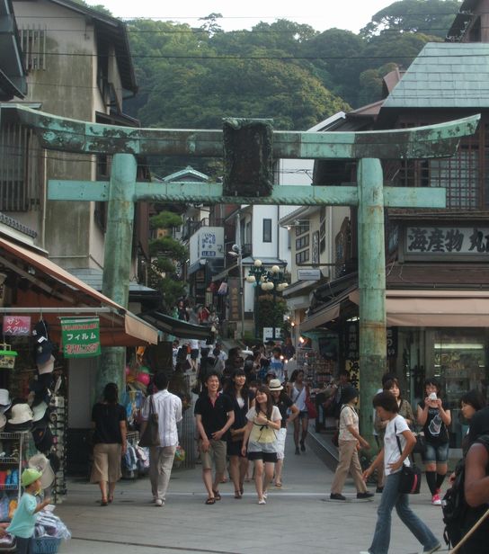 026enoshima-torii.jpg