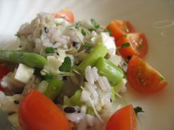 モッツアレラと雑穀米のサラダ