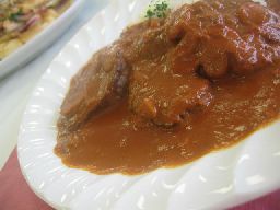 牛肉のソテー・ストロガノフ風、バターライス添え