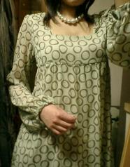 ワンピ胸元アップ