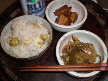 今日のメニューは栗御飯