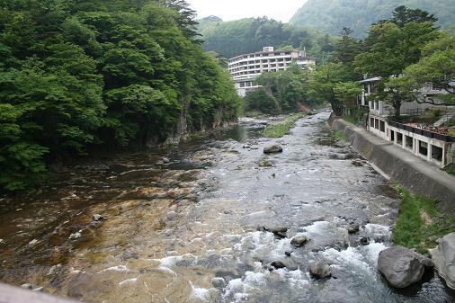 鏡川