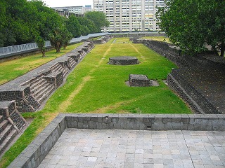 トラテロルコ遺跡.jpg